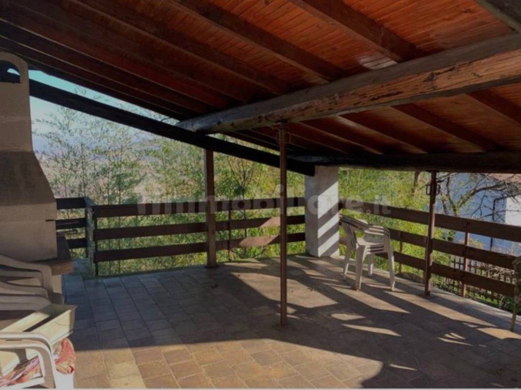 casa indipendente in vendita a Colli Verdi