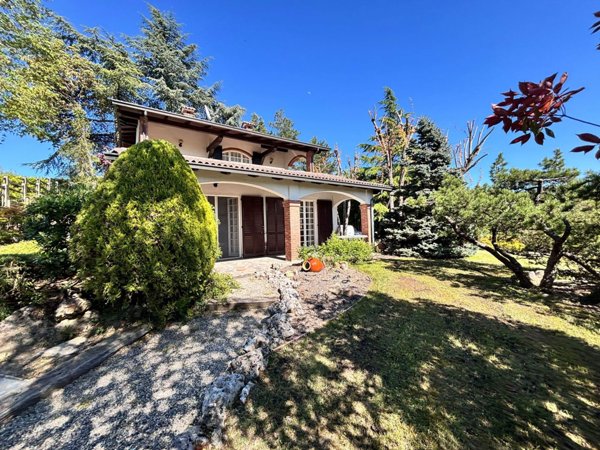 casa indipendente in vendita a Colli Verdi