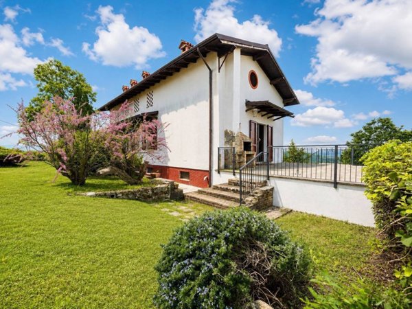 casa indipendente in vendita a Colli Verdi