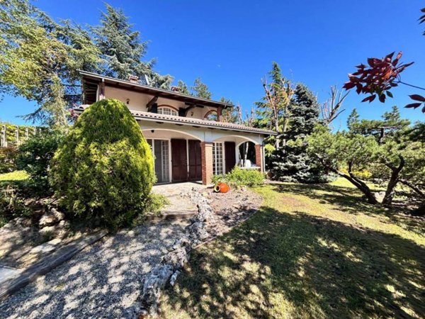 casa indipendente in vendita a Colli Verdi