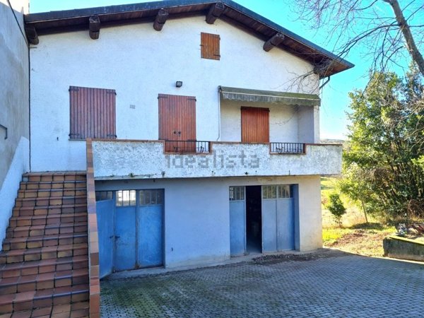 casa indipendente in vendita a Colli Verdi in zona Ca del Matto