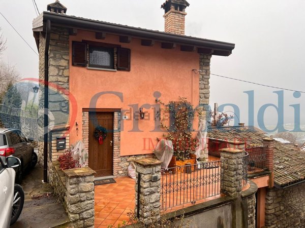 casa indipendente in vendita a Colli Verdi