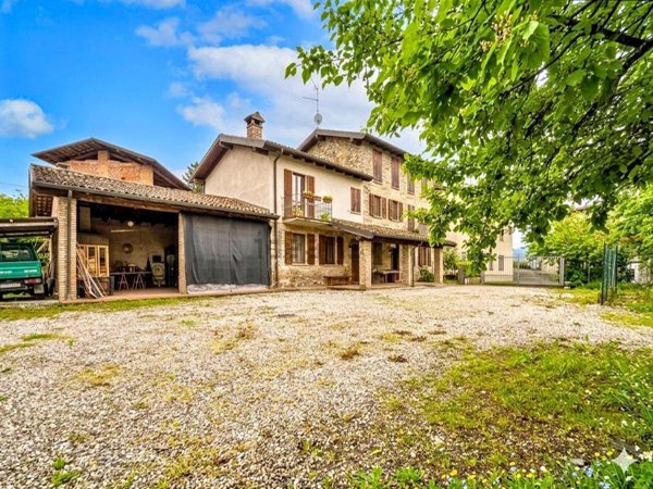 casa indipendente in vendita a Colli Verdi in zona Canavera