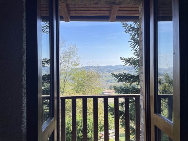 casa indipendente in vendita a Colli Verdi in zona Ruino