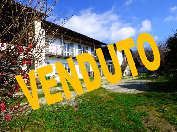 casale in vendita a Luserna San Giovanni