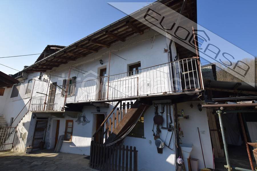 casa indipendente in vendita a Luserna San Giovanni in zona San Giovanni