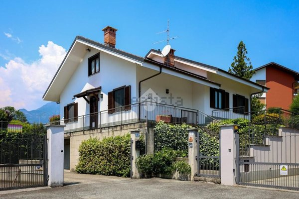 casa indipendente in vendita a Luserna San Giovanni in zona San Giovanni