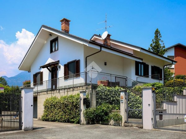 casa indipendente in vendita a Luserna San Giovanni in zona San Giovanni