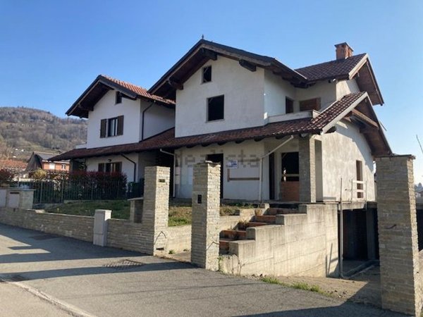 casa indipendente in vendita a Luserna San Giovanni