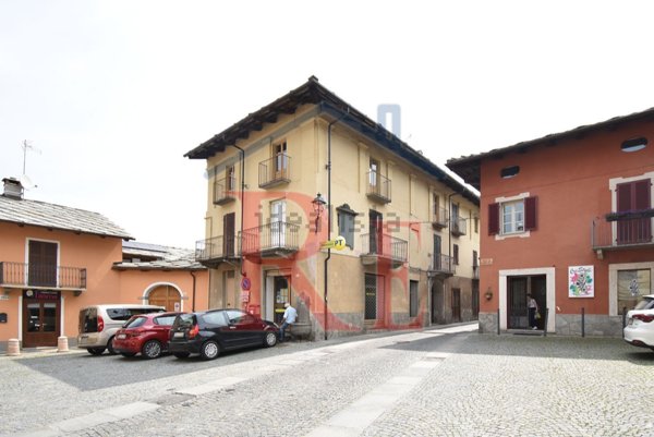 locale commerciale in vendita a Luserna San Giovanni