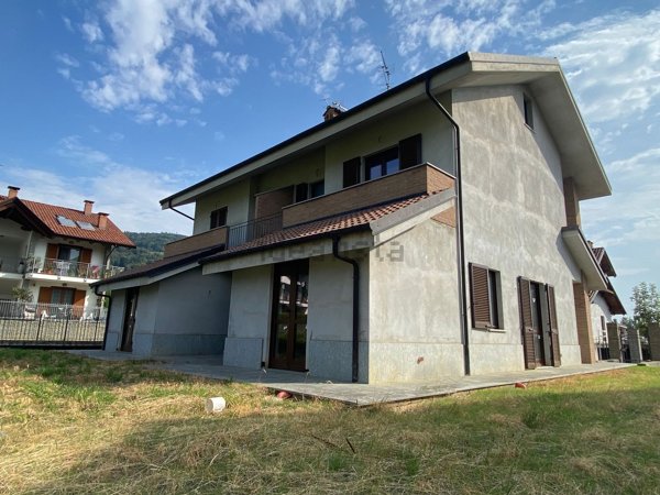 casa indipendente in vendita a Luserna San Giovanni