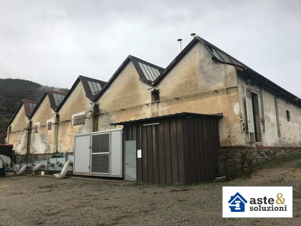 locale commerciale in vendita a Luserna San Giovanni