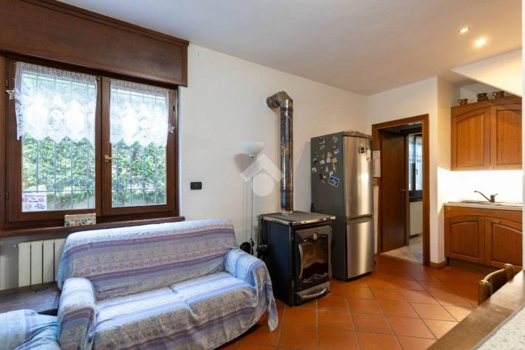 casa indipendente in vendita a Luserna San Giovanni in zona Airali