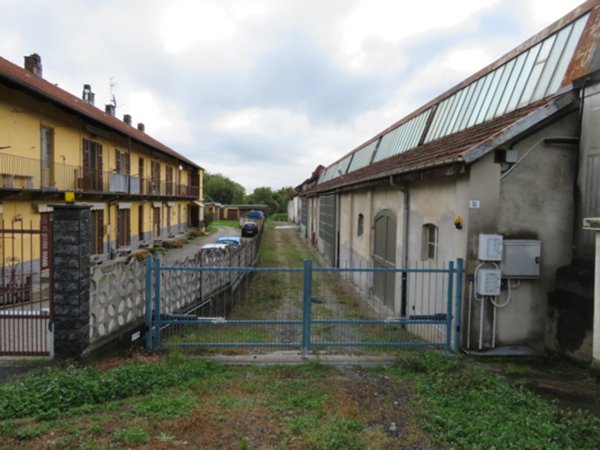 locale di sgombero in vendita a Luserna San Giovanni