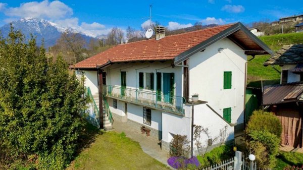 casa indipendente in vendita a Luserna San Giovanni in zona San Giovanni