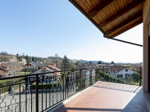 appartamento in vendita a Luserna San Giovanni in zona San Giovanni