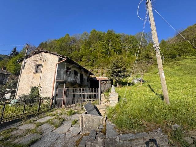 casa indipendente in vendita a Luserna San Giovanni in zona Luserna
