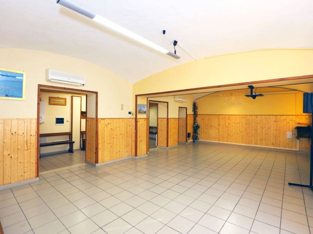 negozio in vendita a Luserna San Giovanni in zona Airali