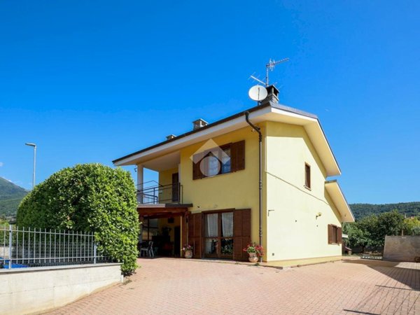 casa indipendente in vendita a Luserna San Giovanni in zona Airali
