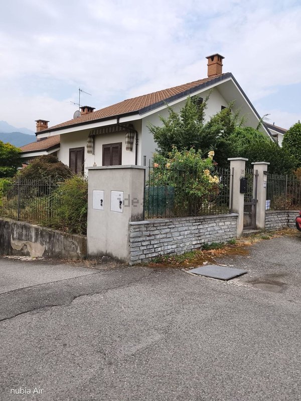 casa indipendente in vendita a Luserna San Giovanni in zona San Giovanni