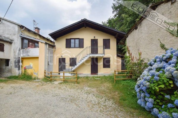 casa indipendente in vendita a Lusernetta