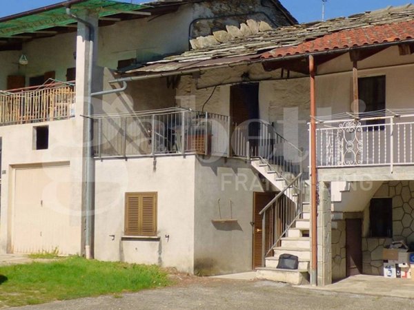 casa indipendente in vendita a Lusernetta