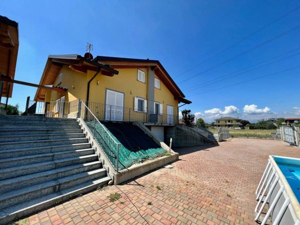 casa indipendente in vendita a Lusigliè