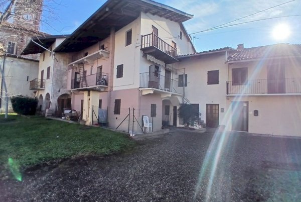 casa indipendente in vendita a Lusigliè