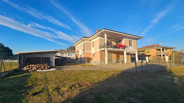 casa indipendente in vendita a Lusigliè