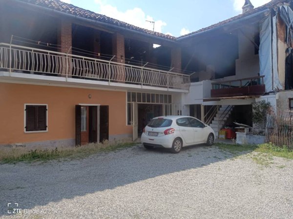 casa indipendente in vendita a Lusigliè
