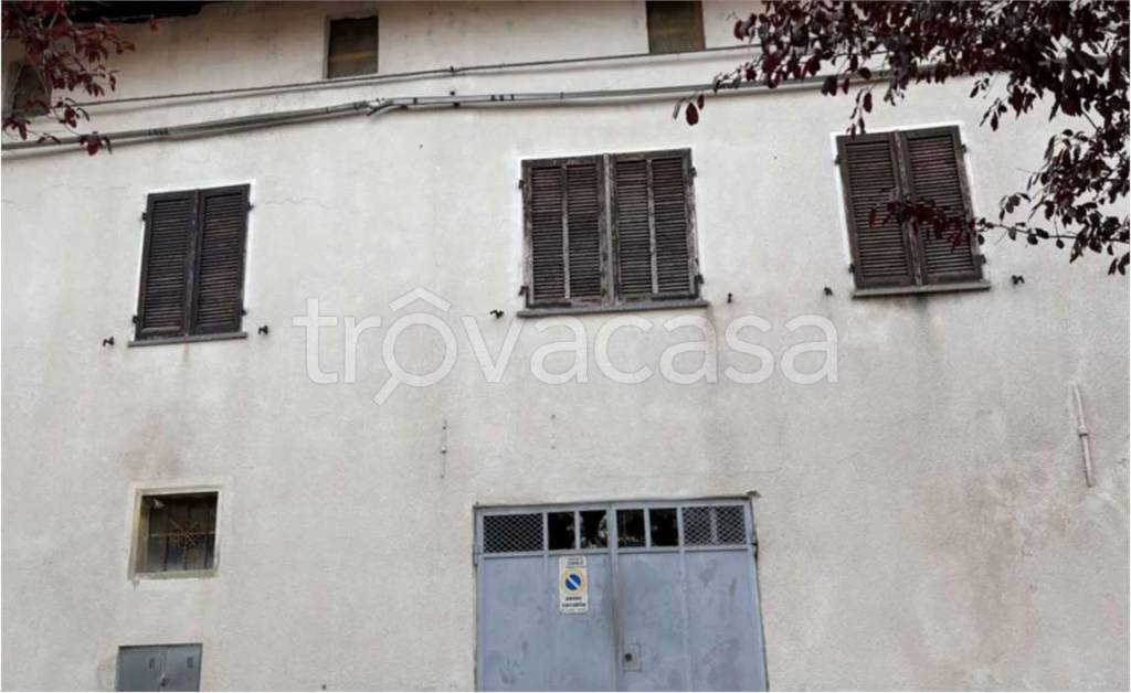 casa indipendente in vendita a Lusigliè