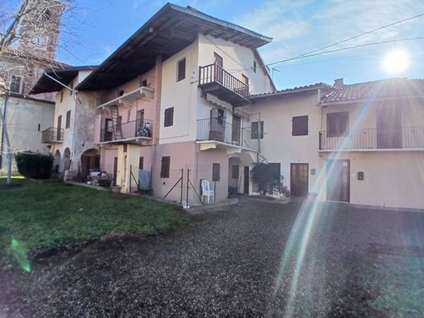 casa indipendente in vendita a Lusigliè