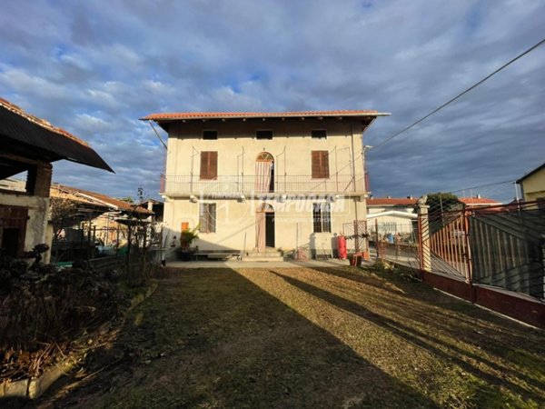 casa indipendente in vendita a Lusigliè