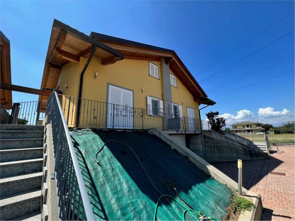 casa indipendente in vendita a Lusigliè