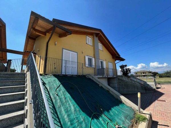 casa indipendente in vendita a Lusigliè