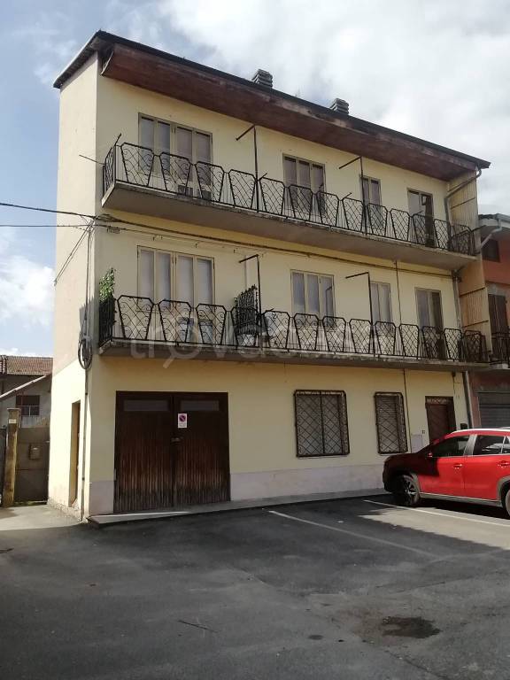 casa indipendente in vendita a Lusigliè