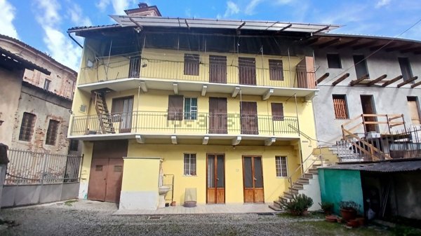 casa indipendente in vendita a Lusigliè