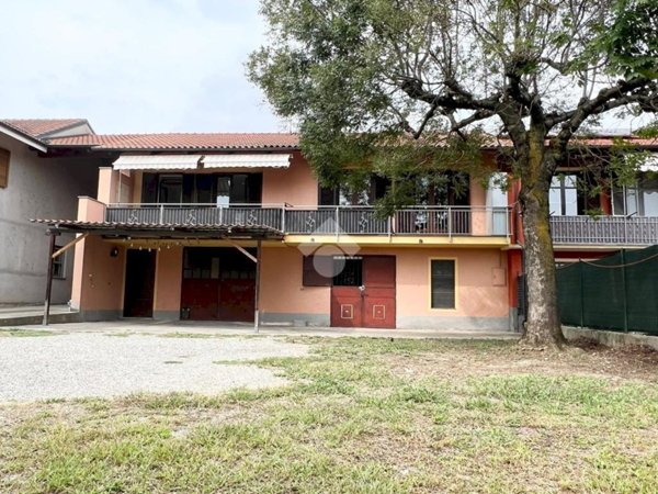 casa semindipendente in vendita a Macello