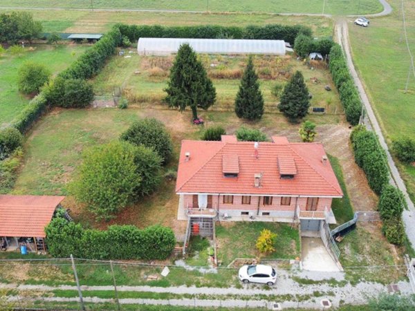 casa indipendente in vendita a Macello