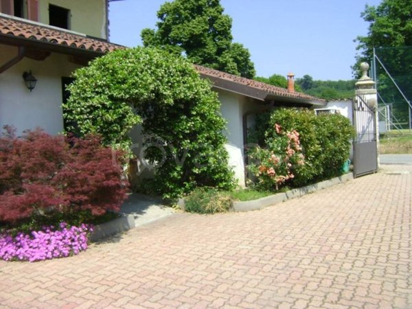 casa indipendente in vendita a Maglione
