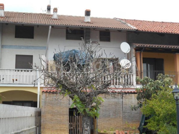 casa indipendente in vendita a Maglione
