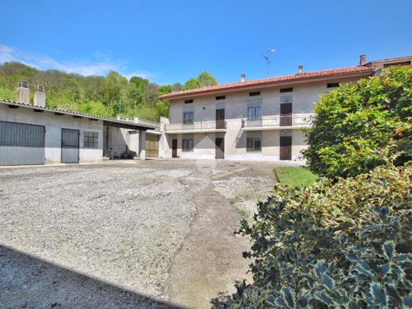 casa indipendente in vendita a Maglione