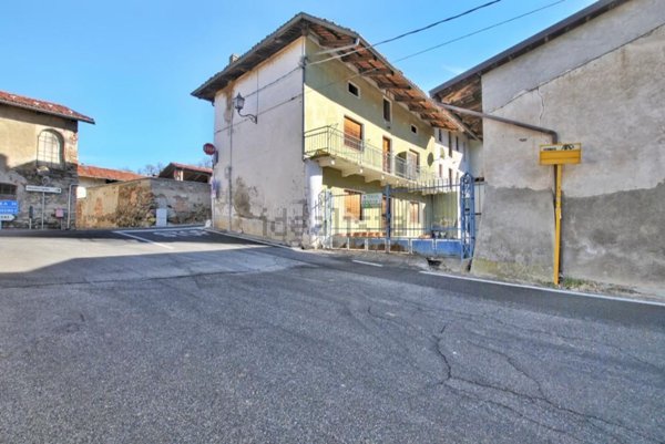 casale in vendita a Maglione