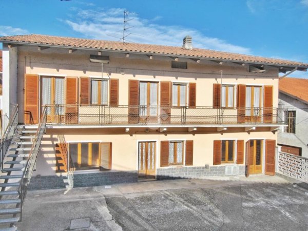 casa indipendente in vendita a Maglione