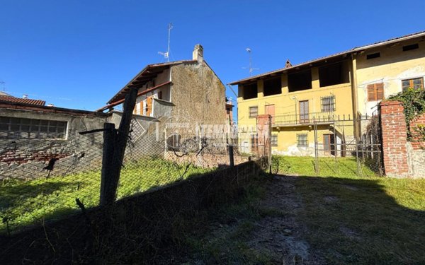 casa indipendente in vendita a Maglione