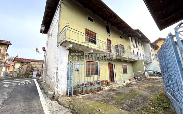 casa indipendente in vendita a Maglione