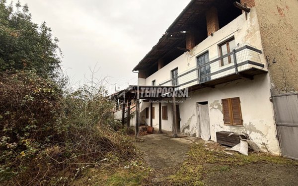 casa indipendente in vendita a Maglione