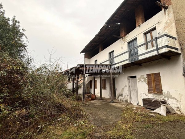 casa indipendente in vendita a Maglione