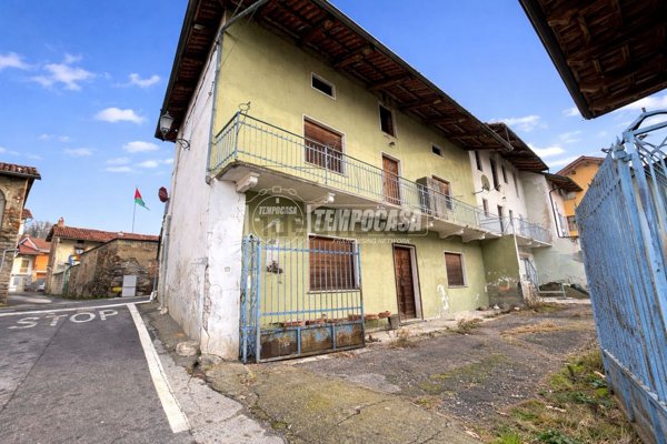 casa indipendente in vendita a Maglione