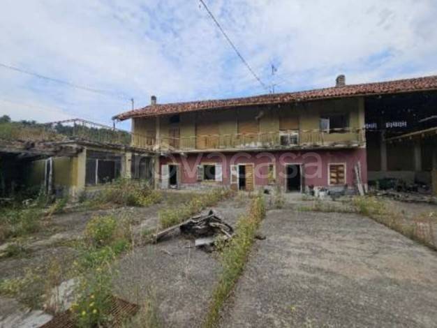 casa indipendente in vendita a Maglione